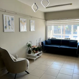 Klinikte bekleme salonu